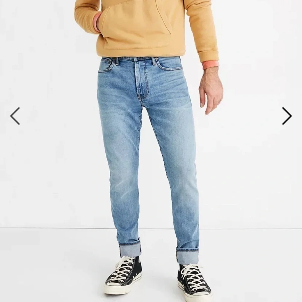 Madewell Selvedge Slim Authentic Flex Jeans in Darrington Wash AI015